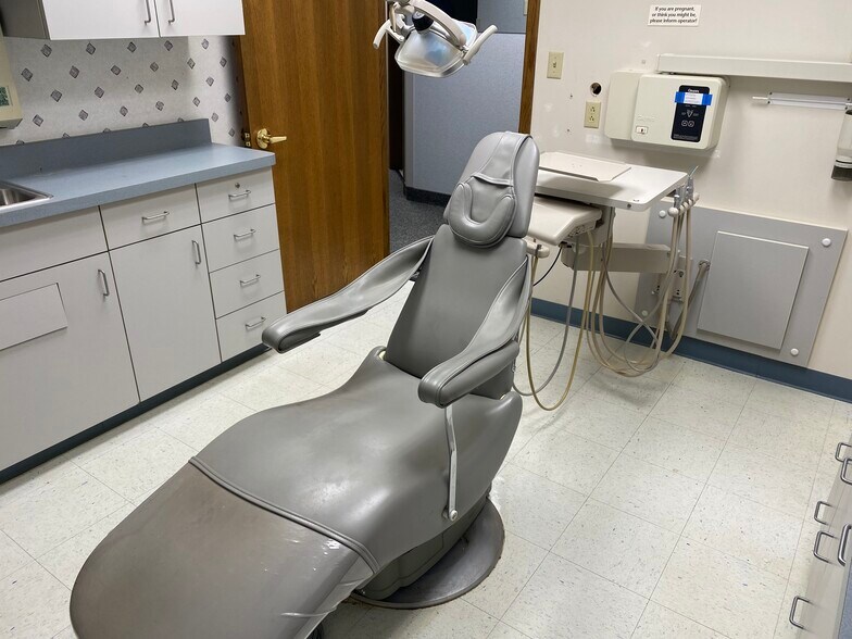 More Photos Of 1320 S Green Bay Rd, Mount Pleasant Medical For Lease