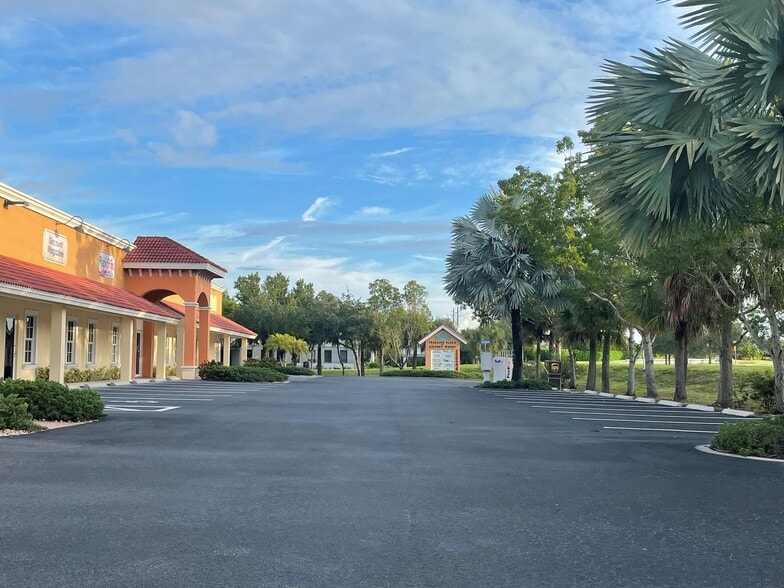 More Photos Of 12244 Treeline Ave, Fort Myers Light Manufacturing For Lease