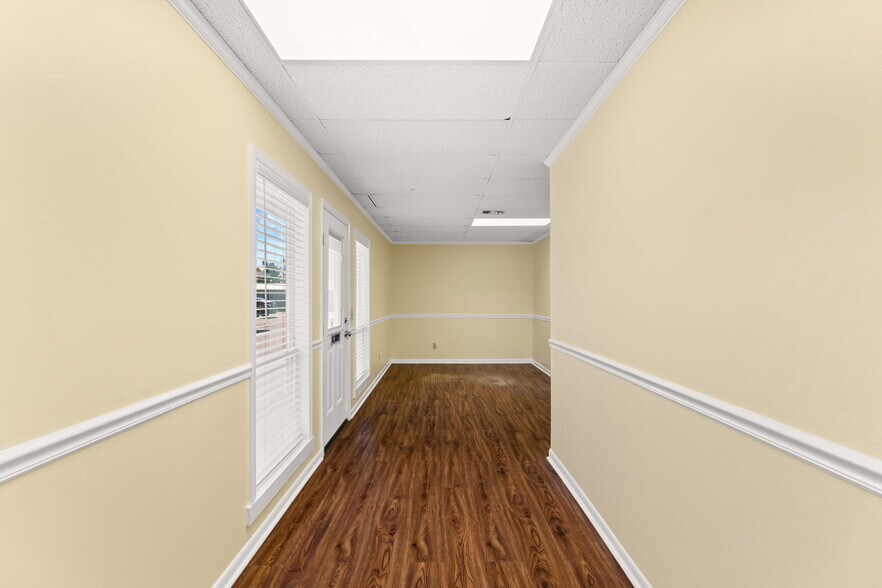 More Photos Of 2629 W 23rd St, Panama City Office For Sale