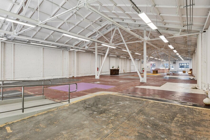 More Photos Of 150 Valencia St, San Francisco Storefront Retail Office For Lease