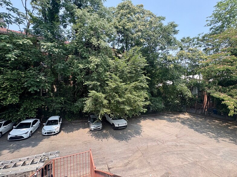 More Photos Of 214 Ponce de Leon Ave NE, Atlanta Restaurant For Lease