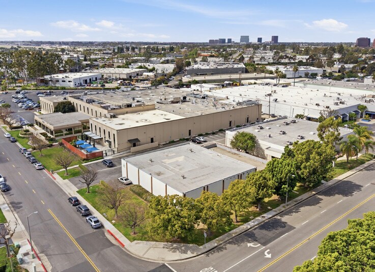 More Photos Of 1882 Reynolds Ave, Irvine Warehouse For Lease