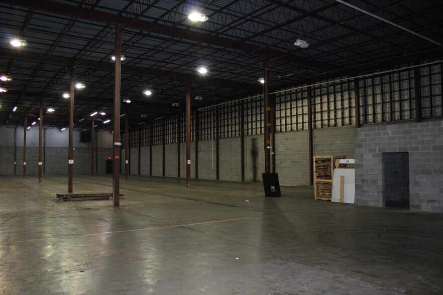 More Photos Of 2086 Paul Walsh Dr, Macon-Bibb Auto Dealership For Lease