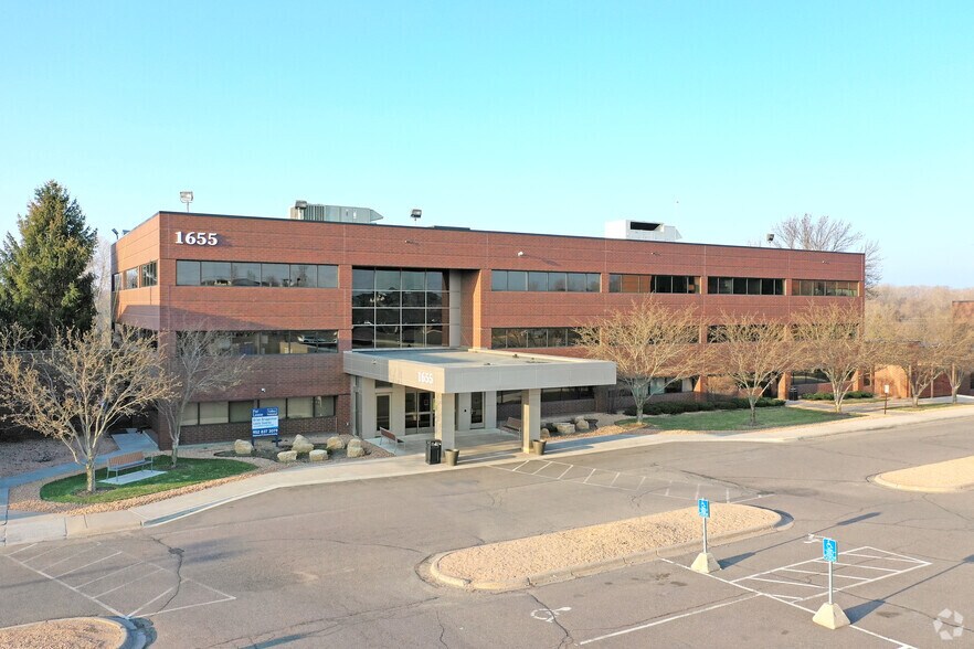 Primary Photo Of 1655 Beam Ave, Saint Paul Medical For Lease