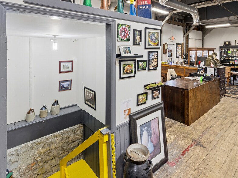 More Photos Of 316 Hay Ave, Brookville Warehouse For Sale