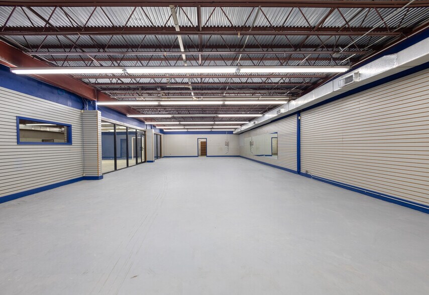 More Photos Of 119 E Rhapsody Dr, San Antonio Research And Development For Sale