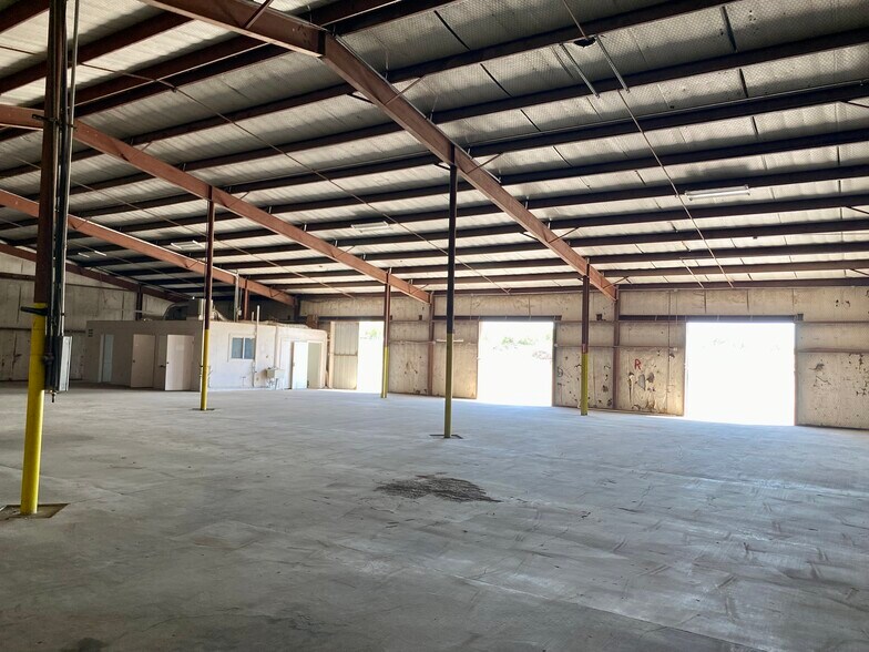 More Photos Of 1401 E Highway 82, Gainesville Industrial For Lease