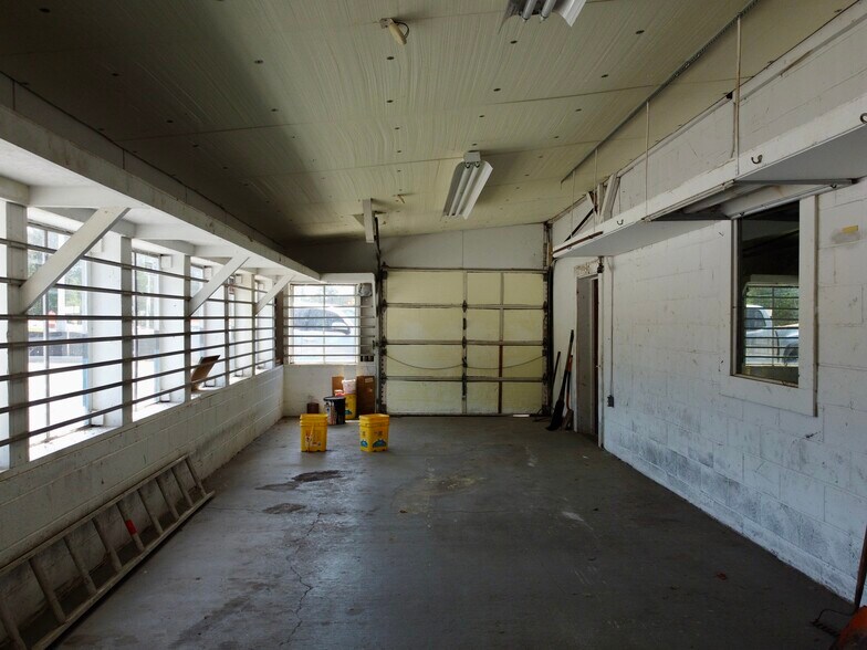 More Photos Of 3560 NW Highway 20, Conyers General Retail For Sale