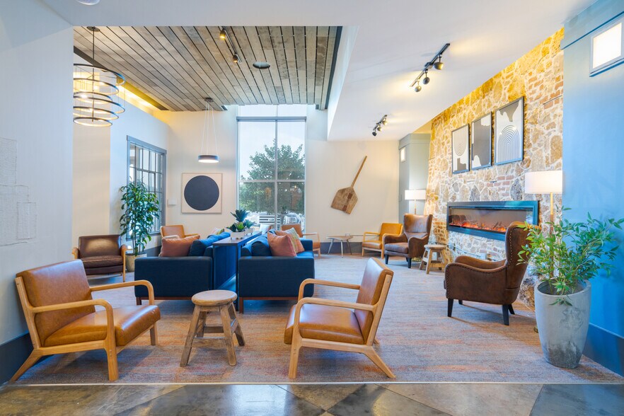 More Photos Of 8105 Rasor Blvd, Plano Coworking Space