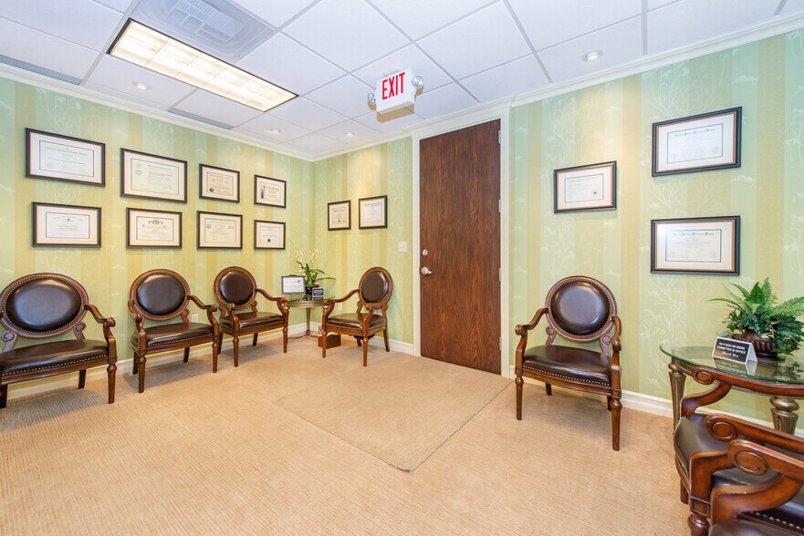 More Photos Of 2 Lincoln Hwy, Edison Medical For Lease