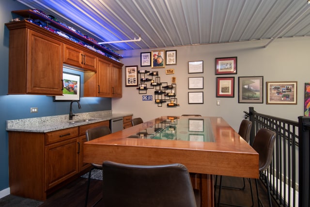 More Photos Of 2220 Ferry Rd, Naperville Showroom For Sale