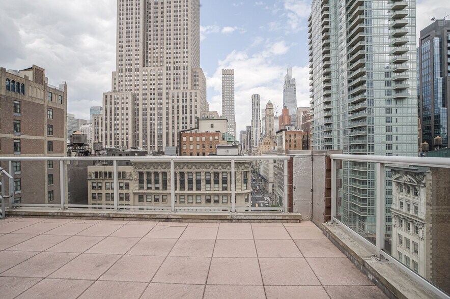 More Photos Of 304 Fifth Ave, New York Loft Creative Space For Lease