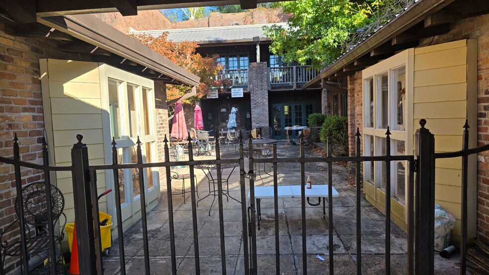 More Photos Of 515 S Railroad Blvd, Mccomb Specialty For Sale