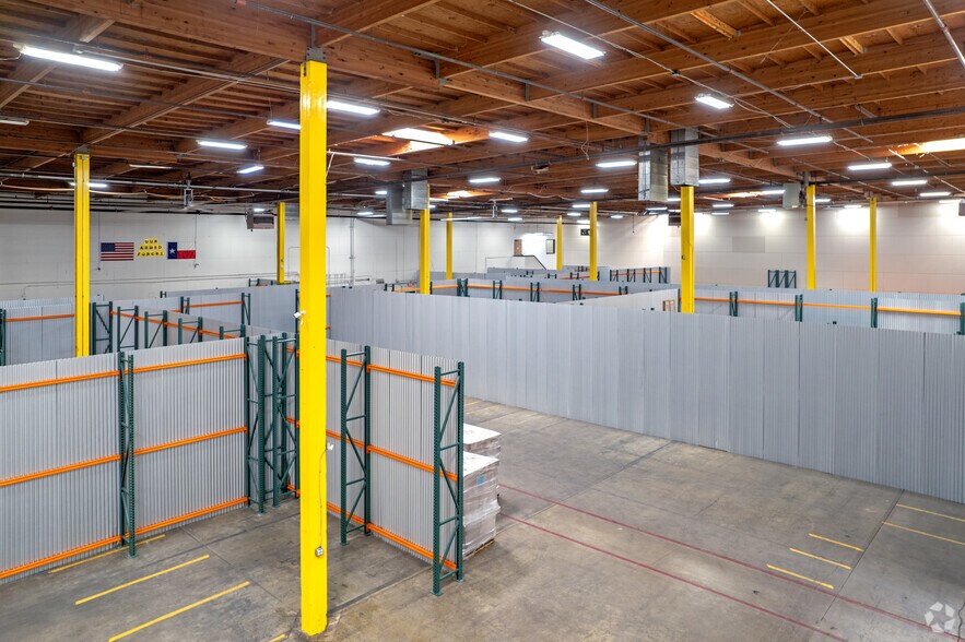 More Photos Of 850 Northlake Dr, Coppell Warehouse For Lease
