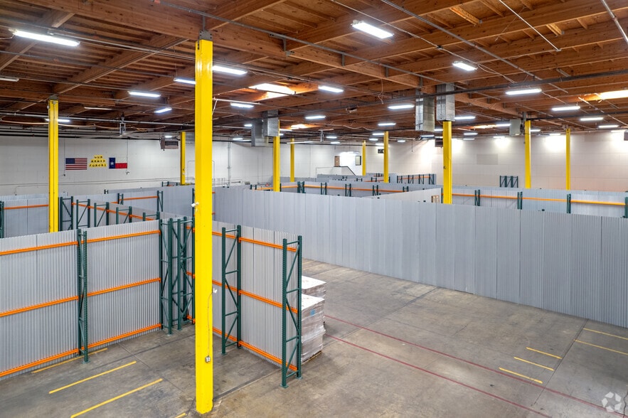 More Photos Of 850 Northlake Dr, Coppell Warehouse For Lease