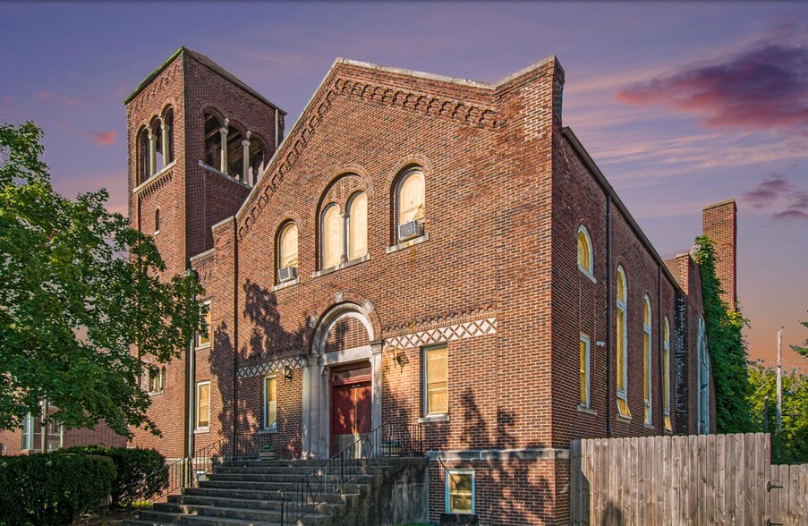 Primary Photo Of 1101 Blaine Ave, South Bend Religious Facility For Sale