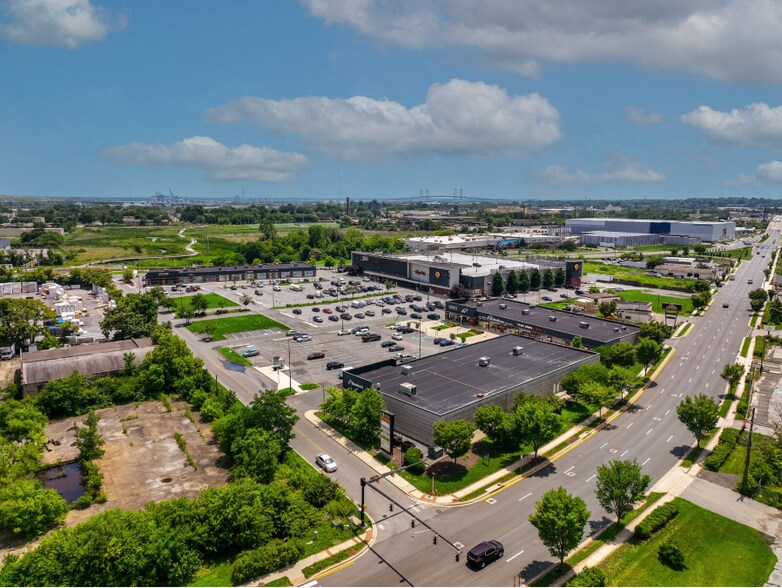 More Photos Of Howard St & Market St, Wilmington Unknown For Lease