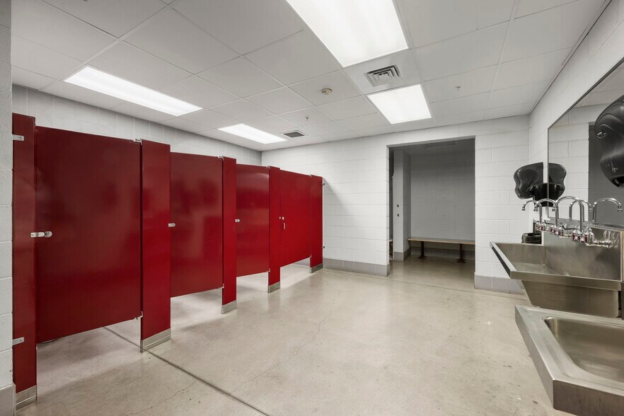 More Photos Of 801 N 2nd St, Berthoud Distribution For Sale