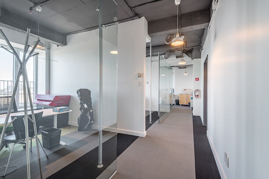 More Photos Of 4446 Boul Saint Laurent, Montréal Loft Creative Space For Lease