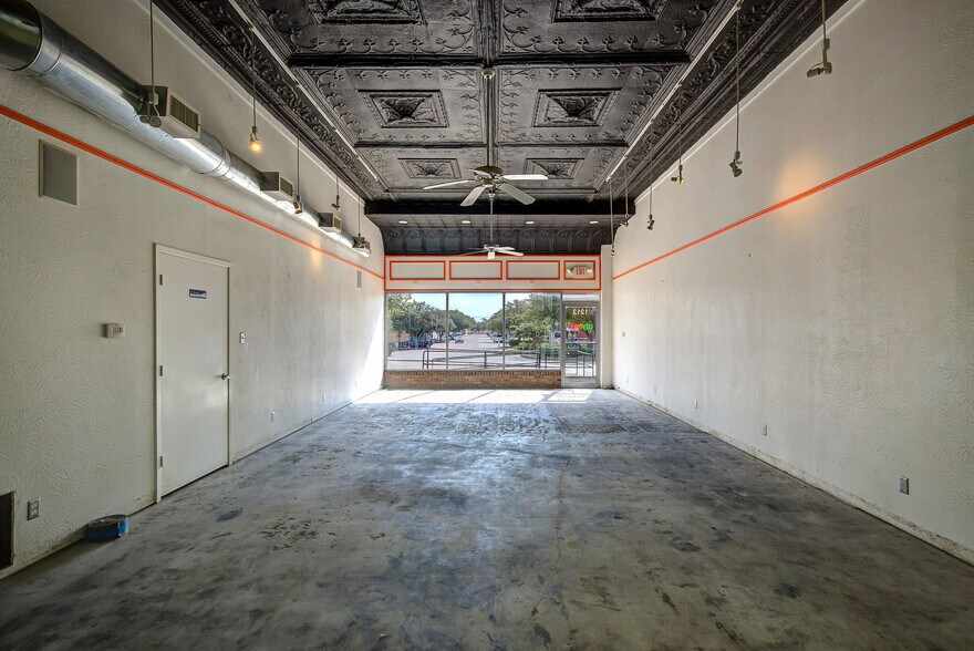 More Photos Of 1213 Washington St, Commerce Storefront Retail Office For Sale