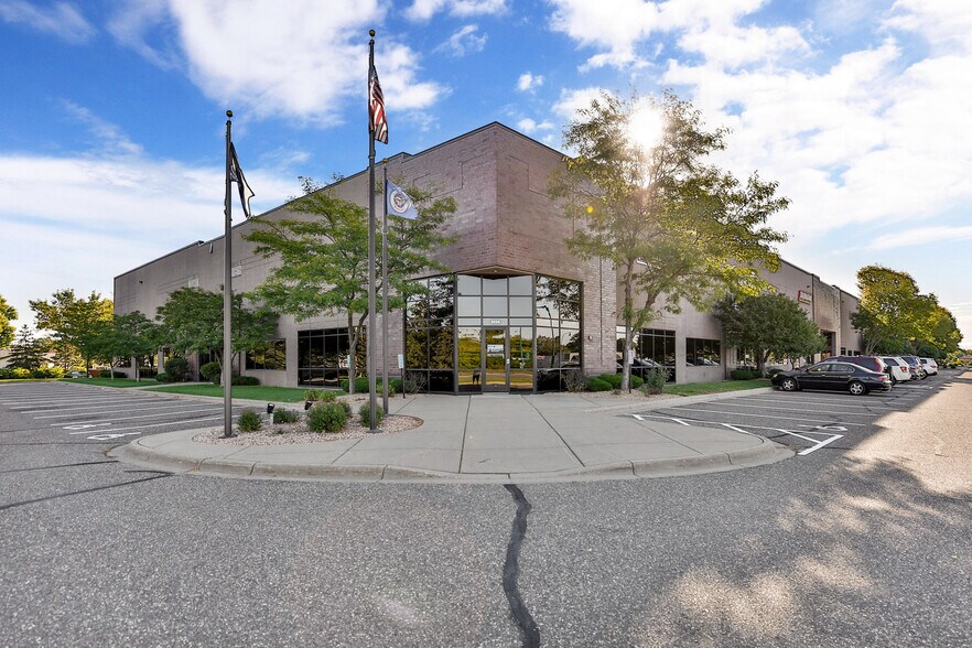 Primary Photo Of 5500-5534 Lakeland Ave, Crystal Warehouse For Lease