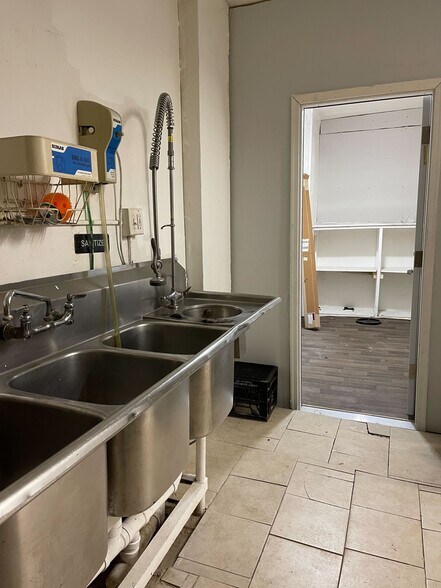 More Photos Of 5125 Georgia Ave NW, Washington Restaurant For Lease