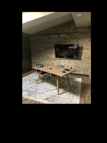 More Photos Of 1531 E Bradford Pky, Springfield Medical For Sale