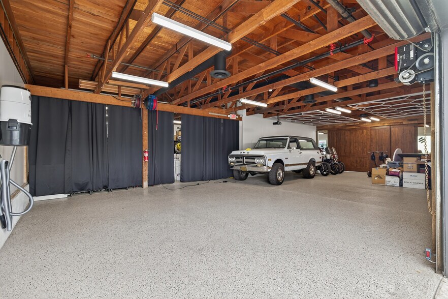 More Photos Of 27 W Prospect St, Ventura Storefront Retail Residential For Sale