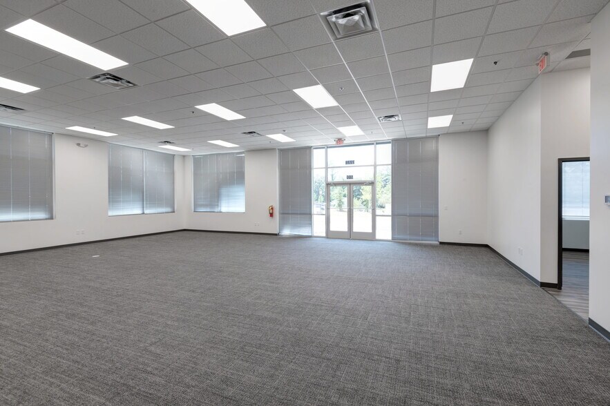 More Photos Of 7776 Jonesboro Rd, Jonesboro Unknown For Lease