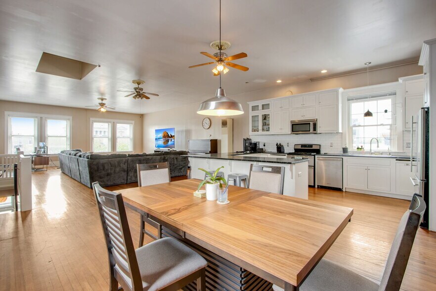 More Photos Of 922 8th Ave, Greeley Storefront Retail Residential For Sale