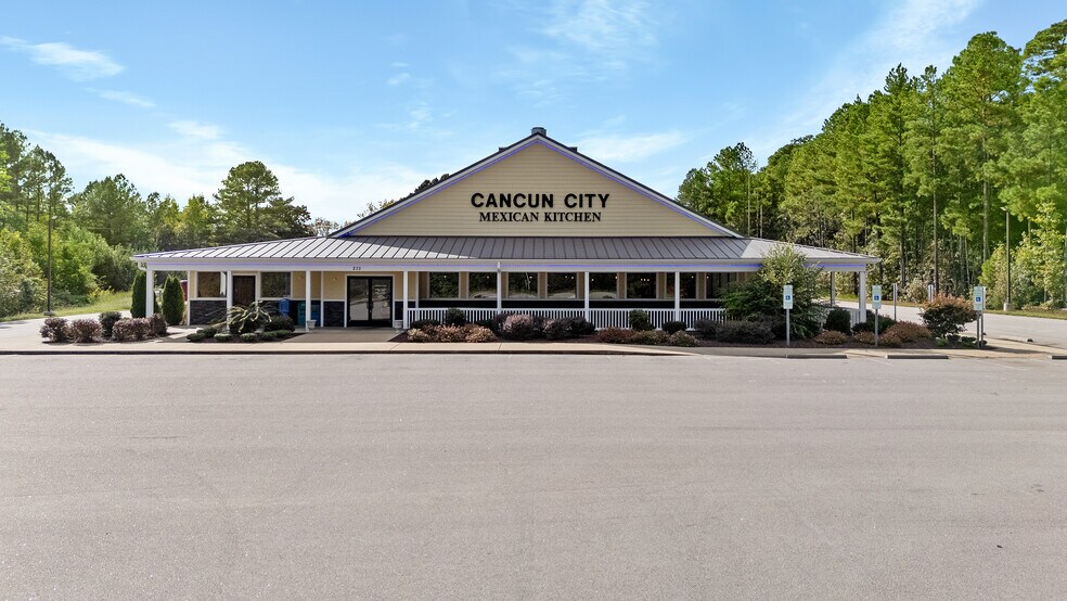 More Photos Of 235 N Mosby Ave, Littleton Restaurant For Sale