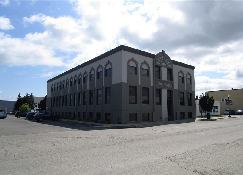 More Photos Of 520 N Main St, Cheboygan Office For Sale