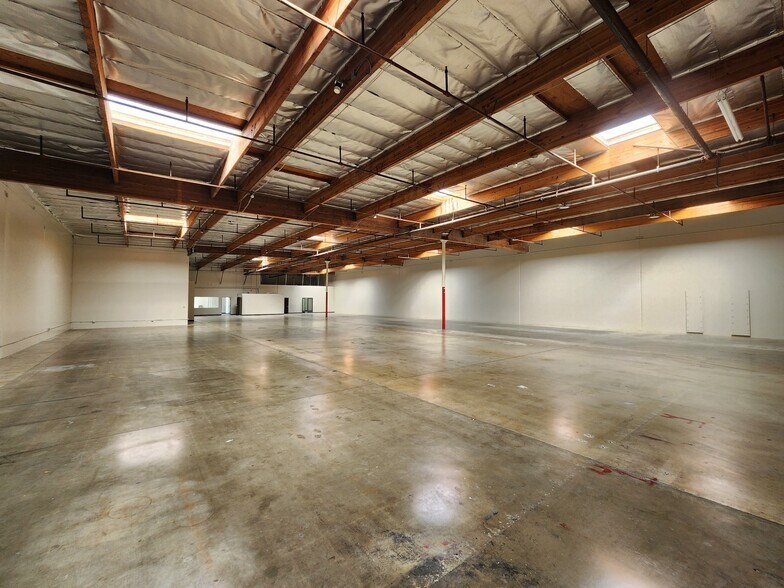 More Photos Of 4833 Lanier Rd, Chino Warehouse For Lease