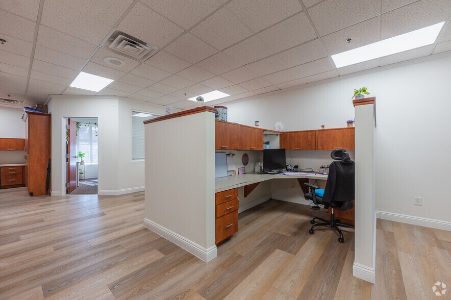 More Photos Of 4496 S Pecos Rd, Las Vegas Office For Lease