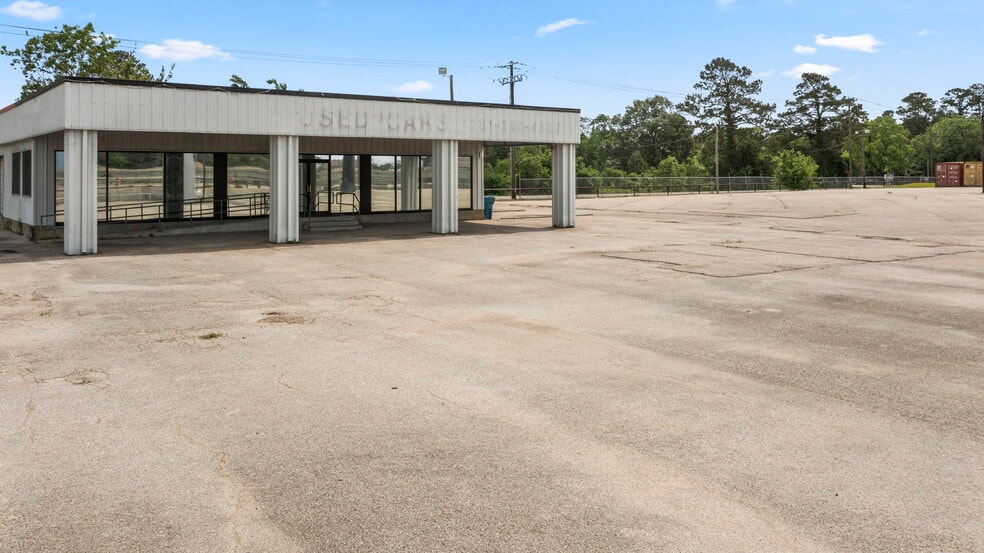 More Photos Of 3101 Gulf Fwy, Dickinson Auto Dealership For Sale