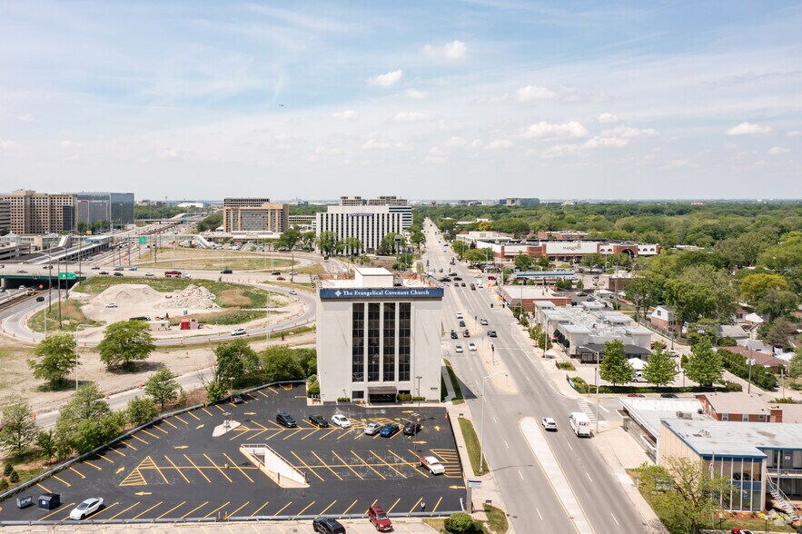 More Photos Of 8303 W Higgins Rd, Chicago Office For Sale