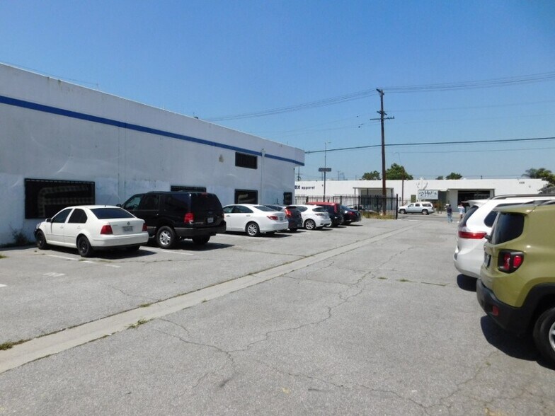 More Photos Of 516 E Jefferson Blvd, Los Angeles Warehouse For Sale