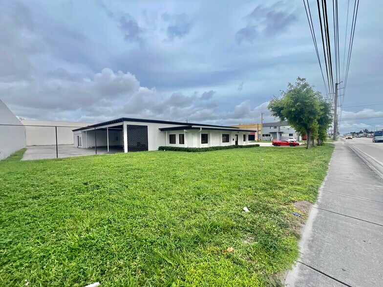 Primary Photo Of 4301 NW 72nd Ave, Miami Warehouse For Lease