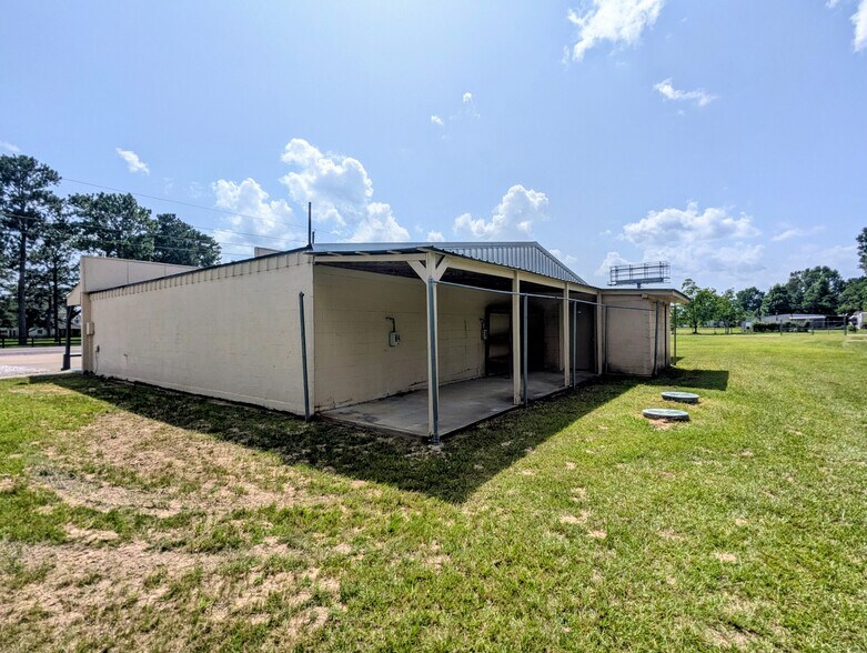 More Photos Of 5733 Highway 69 S, Kountze Freestanding For Sale