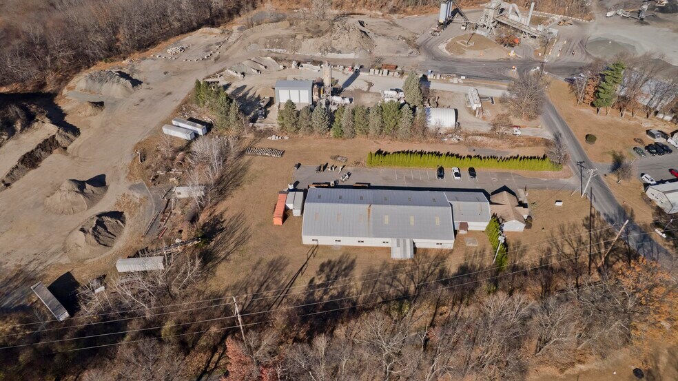 More Photos Of 16 Arthur St, Easthampton Warehouse For Sale