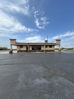 More Photos Of 4211 S Limit Ave, Sedalia Auto Dealership For Lease