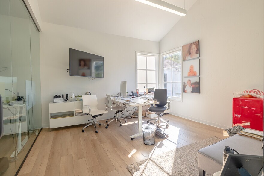 More Photos Of 27432 Calle Arroyo, San Juan Capistrano Office For Lease