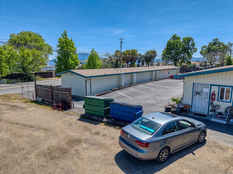 More Photos Of 2815 Lakeshore Blvd, Lakeport Apartments For Sale