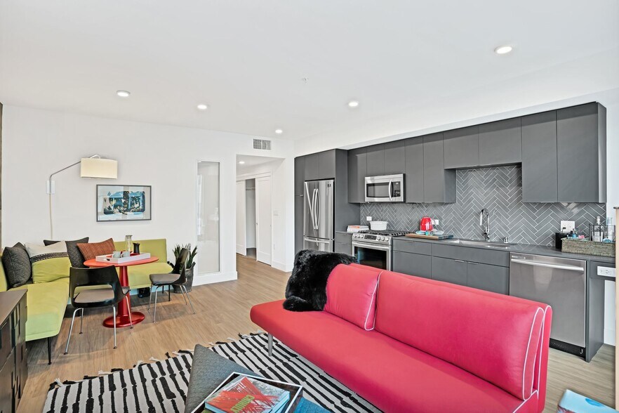 More Photos Of 1889 Harrison St, Oakland Apartments For Lease