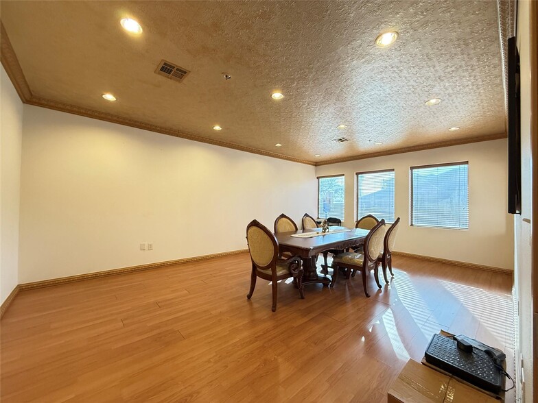 More Photos Of 5208 Village Creek Dr, Plano Office For Sale