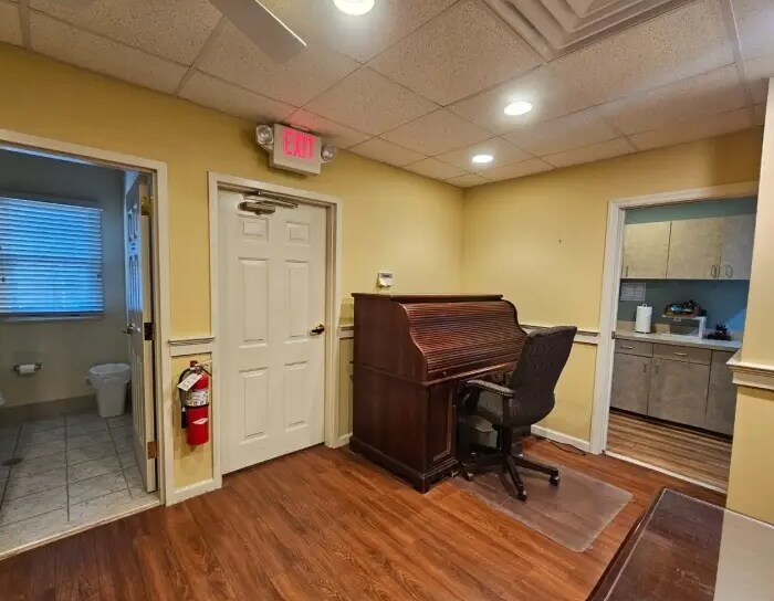More Photos Of 32 Church St, Flemington Office Residential For Lease