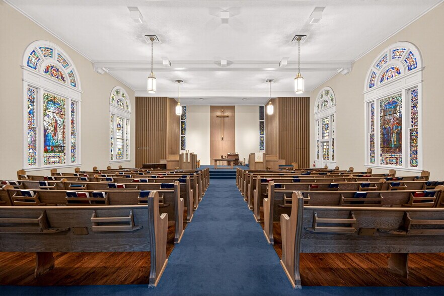 More Photos Of 800 Jefferson St, Kerrville Religious Facility For Sale