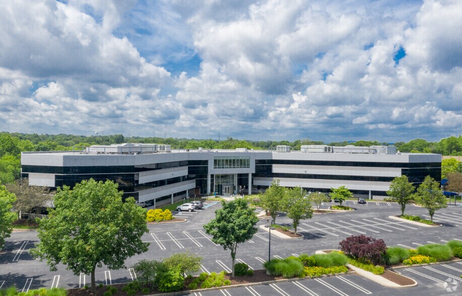 More Photos Of 518 Township Line Rd, Blue Bell Office For Lease