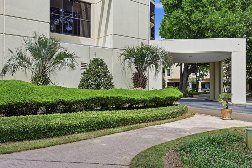 More Photos Of 25 Hospital Center Blvd, Hilton Head Medical For Lease
