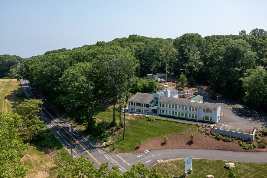 More Photos Of 1570 Boston Post Rd, Guilford Office For Lease